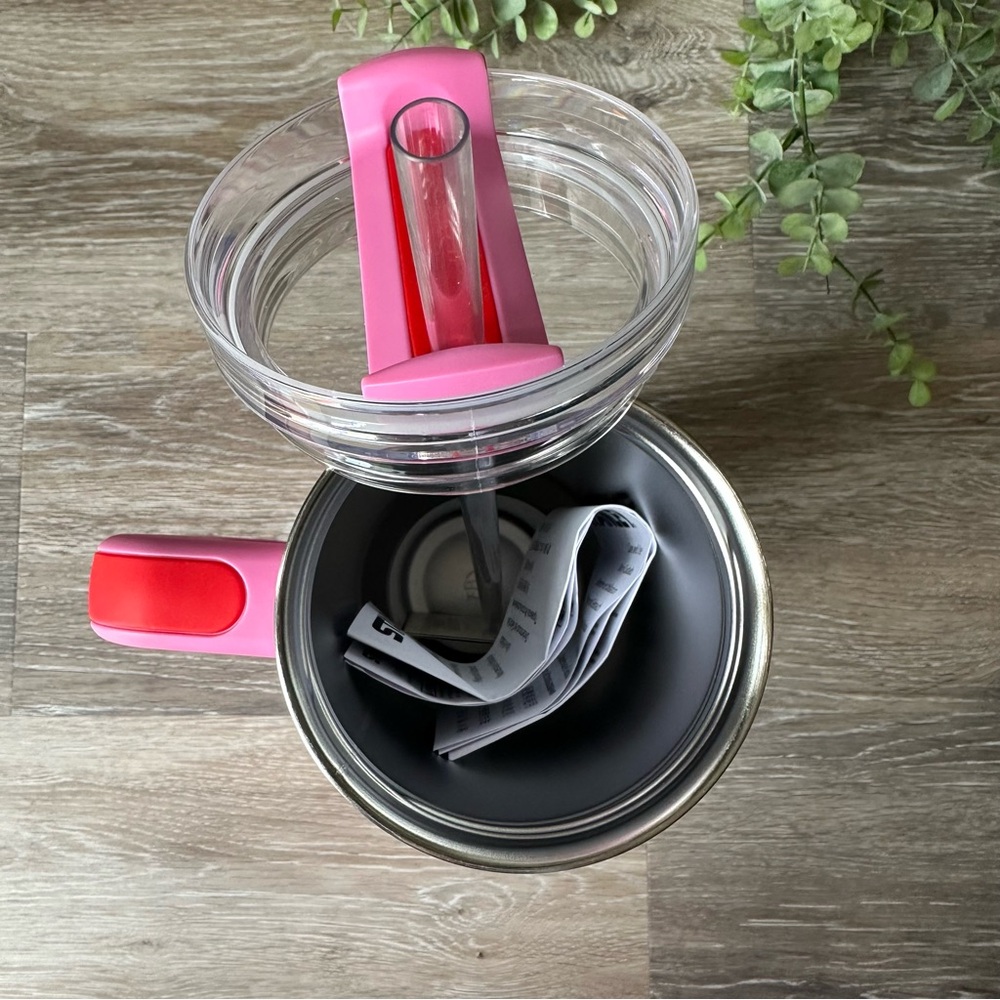 Stanley x Target Valentines 40 oz Tumbler 2025 Sweethearts - Picture 5 of 9